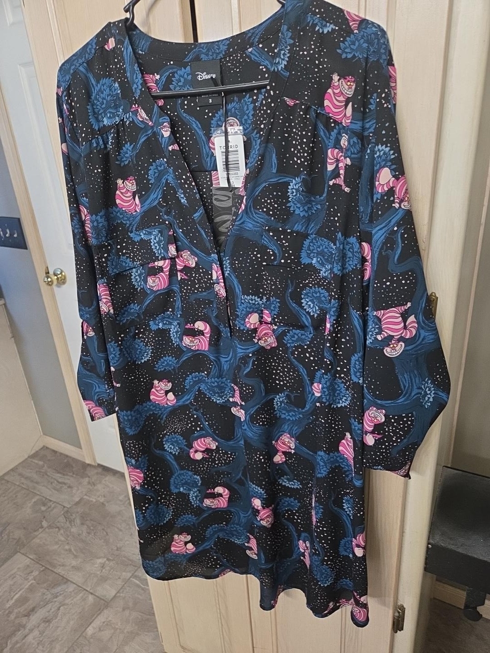 Disney x Torrid Cheshire Cat Harper Blouse 3x 22/24 NWT